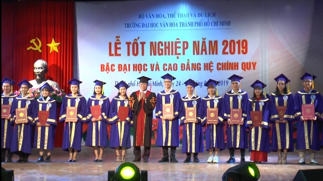 Lễ bế giảng và trao bằng tốt nghiệp bậc đại học và cao đẳng hệ chính quy Đợt 1- năm 2019