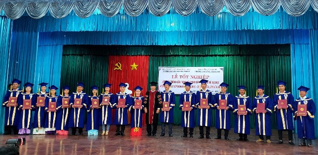 Lễ  bế giảng và trao bằng tốt nghiệp lớp đại học quản lý văn hóa khóa 2016-2019 hệ vừa làm vừa học tại tỉnh Tiền Giang