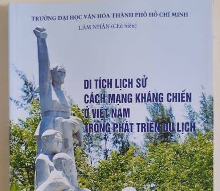 Sách chuyên khảo về di sản và phát triển du lịch